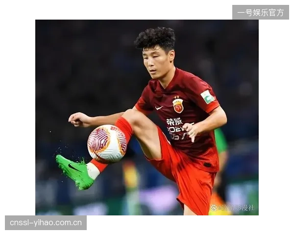 上海海港状态持续低迷，最近六轮比赛仅胜一场，排名滑落。